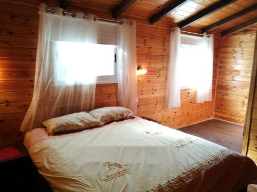 Llit o llits en una habitació de Chen Ba'Galil