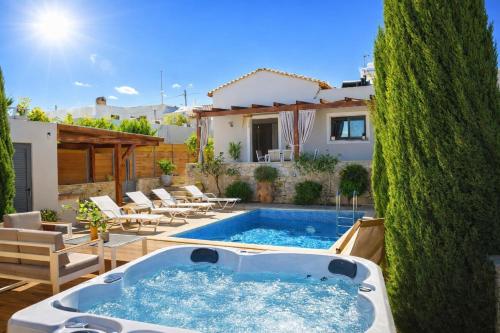 Rose Villa Private Pool & Outdoor Jacuzzi