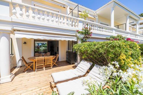 LE PARADIS avec deux terrasses équipées et piscine