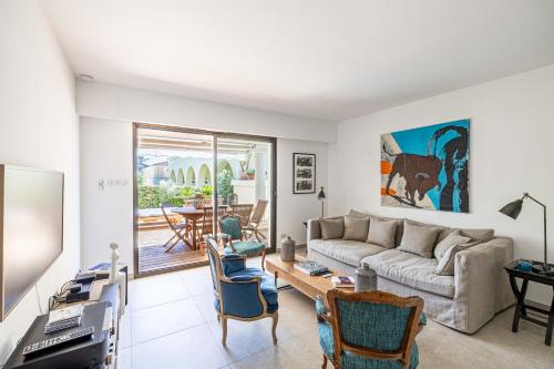 LE PARADIS avec deux terrasses équipées et piscine