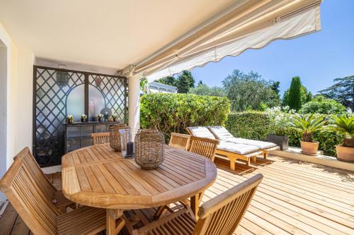 LE PARADIS avec deux terrasses équipées et piscine