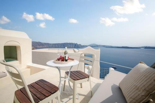 Old Oia Houses