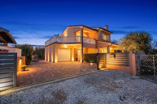 Villa Vesna for 6 persons near Pula with 32 m2 private pool, kids playground & free bikes