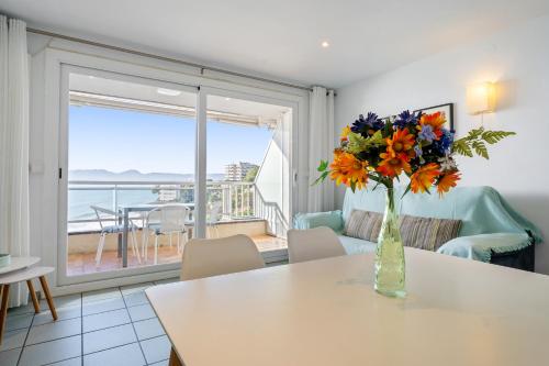 Hauzify I Apartament Girasol