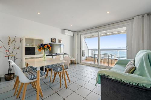Hauzify I Apartament Girasol