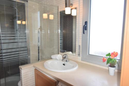 RNET - Apartment Roses Les Marines GREGAL