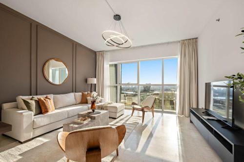 Silkhaus Vacation Homes 3BR & Maid Room in Marina Heights