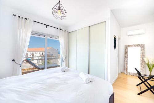 Boutique Living - Rooftop Pool & Sea Views
