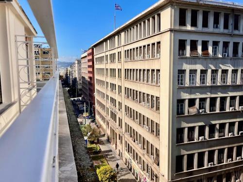 New Sleek 3BR apartment in the center of Athens