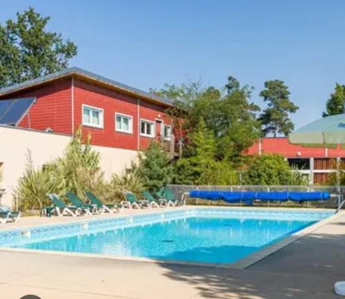 appartement entier dans residence avec piscine