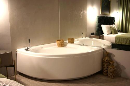 VIP Suite 107 - Castle De Paris