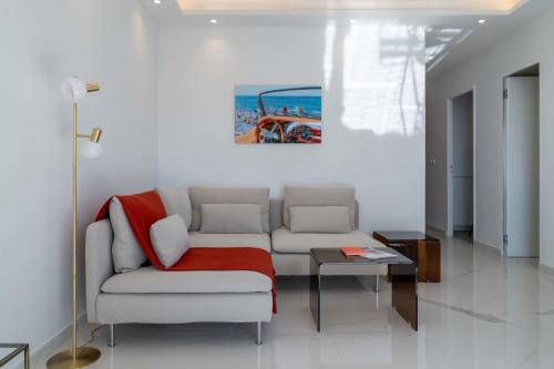 2-Br Sea-View Apartment Residence with Swimming Pool Cannes
