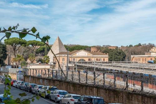 Piramide Metro & Ostiense Station Comfort Stay