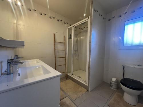 Rez de chaussee de maison, direct plage, grand T4