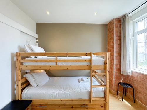 Quiet and Cozy, Easy Access to Lisbon Highlights #1880