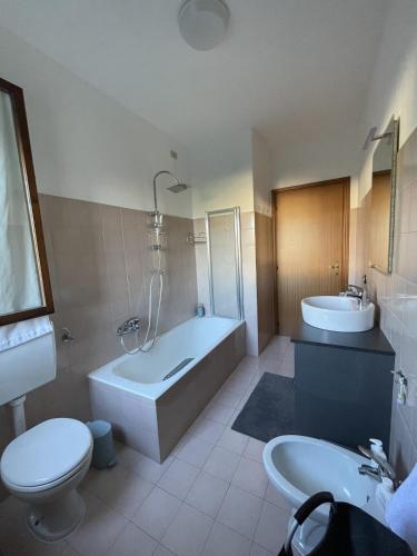 Duo Living, spacious comfortable apartment 5 minutes from Lancetti