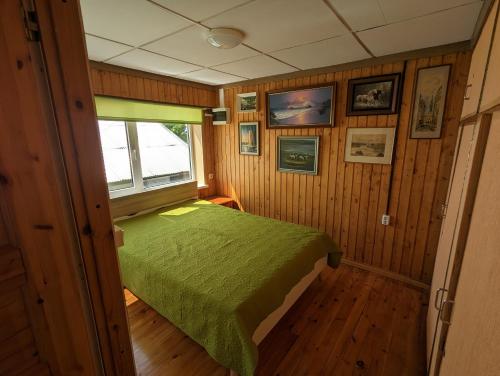 Llit o llits en una habitació de Mereääre