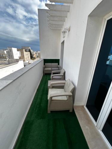 Cosy Apartment with Terrace, BBQ & Open View