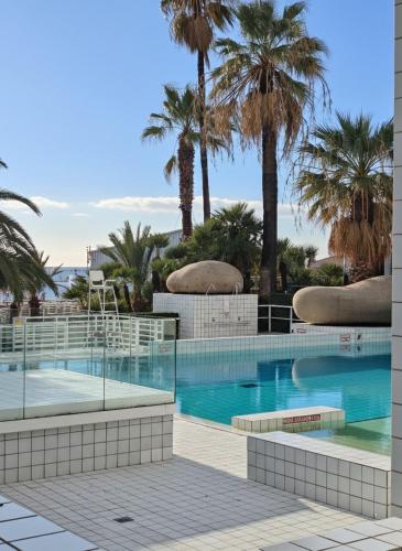 Luxury Retreat in Monaco with Rare Private Parking, Pool, AC and Wifi photo 5
