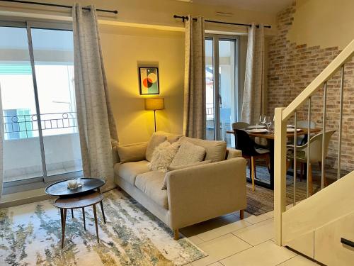 Duplex rénové avec balcon - Vieux Port Cannes