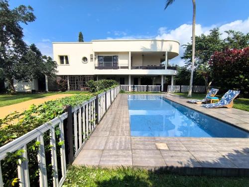 La Maison Blanche, Kribi