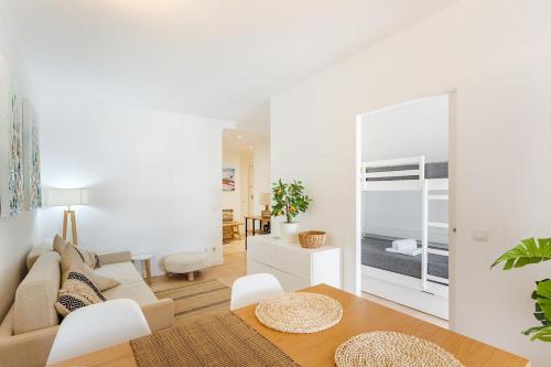Salgados Retreat -Steps from the Beach by Homesbyfc