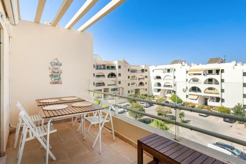 Salgados Retreat -Steps from the Beach by Homesbyfc