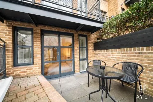 AYLI - Kensington photo 85