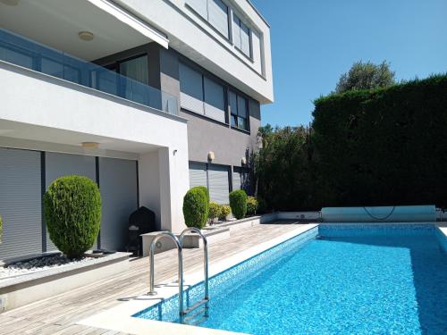 Family-friendly apartments with swimming pool Vantacici - Krk - 25094