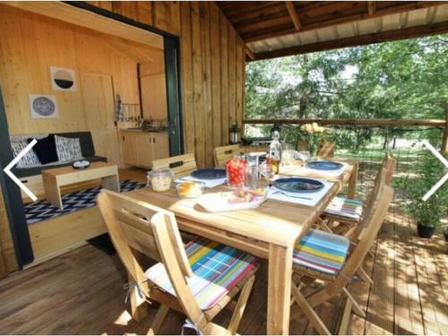 Chalet sur pilotis avec terrasse pour 4 personnes - API-1-52-496