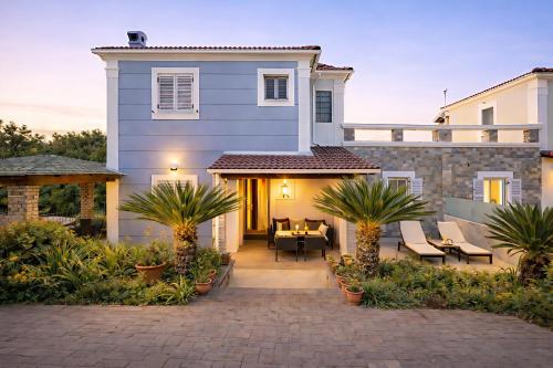 Villa Nirvana - Sea View Maisonette in Roda, Offering Tranquility and Comfort on the Enchanting Northern Coast of Corfu