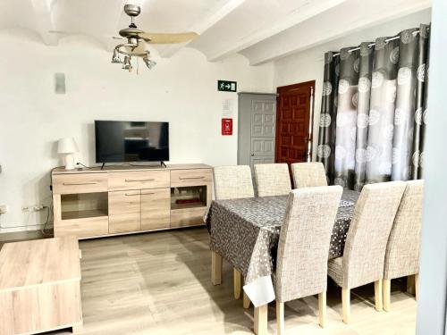 Bungalow acogedor de 2 habitaciones en Els Poblets con Wi-Fi y parking - ES-373-5