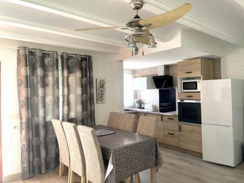 Bungalow acogedor de 2 habitaciones en Els Poblets con Wi-Fi y parking - ES-373-5