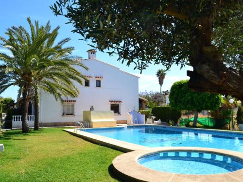 Bungalow acogedor de 2 habitaciones en Els Poblets con Wi-Fi y parking - ES-373-5