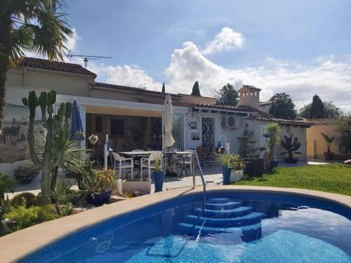 Villa moderna y espaciosa en Els Poblets para familias - ES-373-10