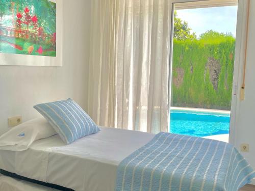 Maison moderne près de la plage, piscine, WiFi, climatisation