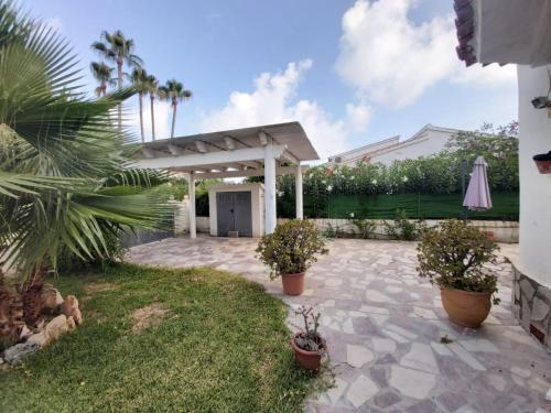 Maison moderne près de la plage, piscine, WiFi, climatisation