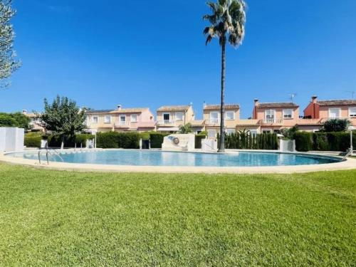 Encantador Adosado en Denia - Ideal para Vacaciones - ES-373-37