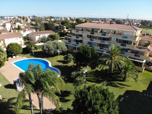 Apartamento encantador de 3 habitaciones con terraza y acceso al jardín en Denia - ES-373-39