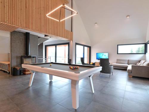 Chalet moderne avec spa, idéal pour 12 personnes - FR-1-744-54