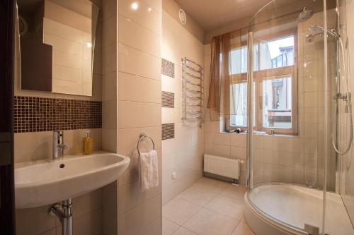 Ένα μπάνιο στο Old Riga Galleria Apartment