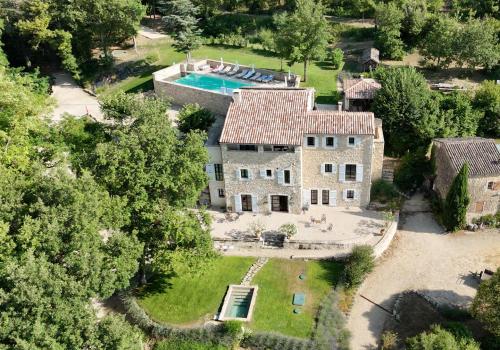 Five-Bedroom Estate Above Ménerbes Village
