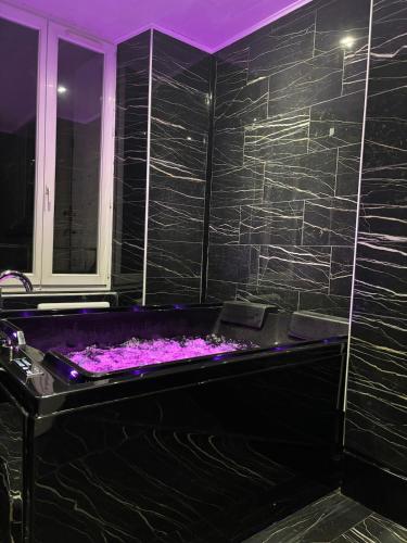 LOVE ROOm