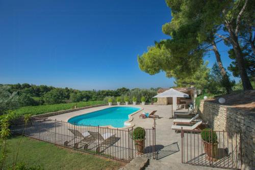 House In The Vineyards Near Beaumes-De-Venise