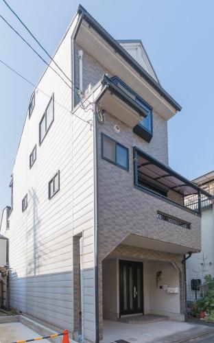 Mirai is a 7-minute walk from Kyoto station and is a detached house