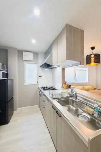 Kajima 2 minutes from the station, 5 minutes by train to Namba and Shinsaibashi area