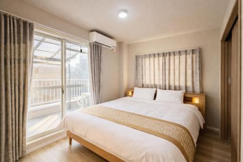 Kajima 2 minutes from the station, 5 minutes by train to Namba and Shinsaibashi area