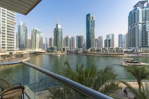 Spacious - Stylish - Scenic Marina View
