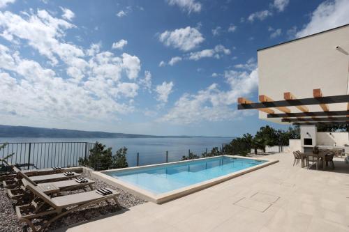 NEW! Stylish Villa Collina - Stunning Sea Views, Private Pool, Top amenities