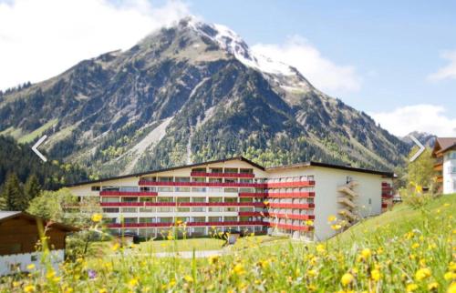 Aparthotel mittelberg mit Schwimmbad Kleinwalsertal